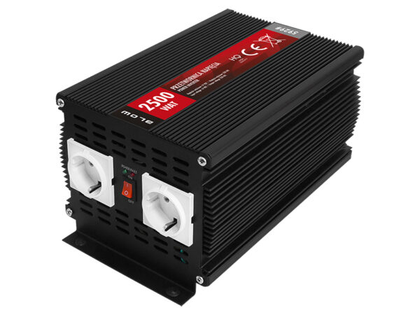 Menič napätia 12V/230V 2500W